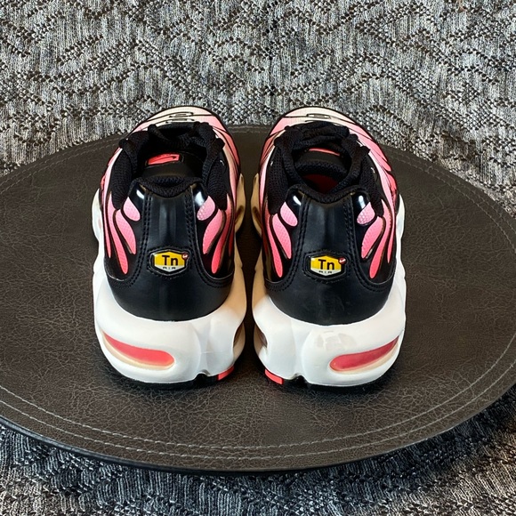 Nike Air Max Plus Sneaker Women's 9.5 - Picture 5 of 7